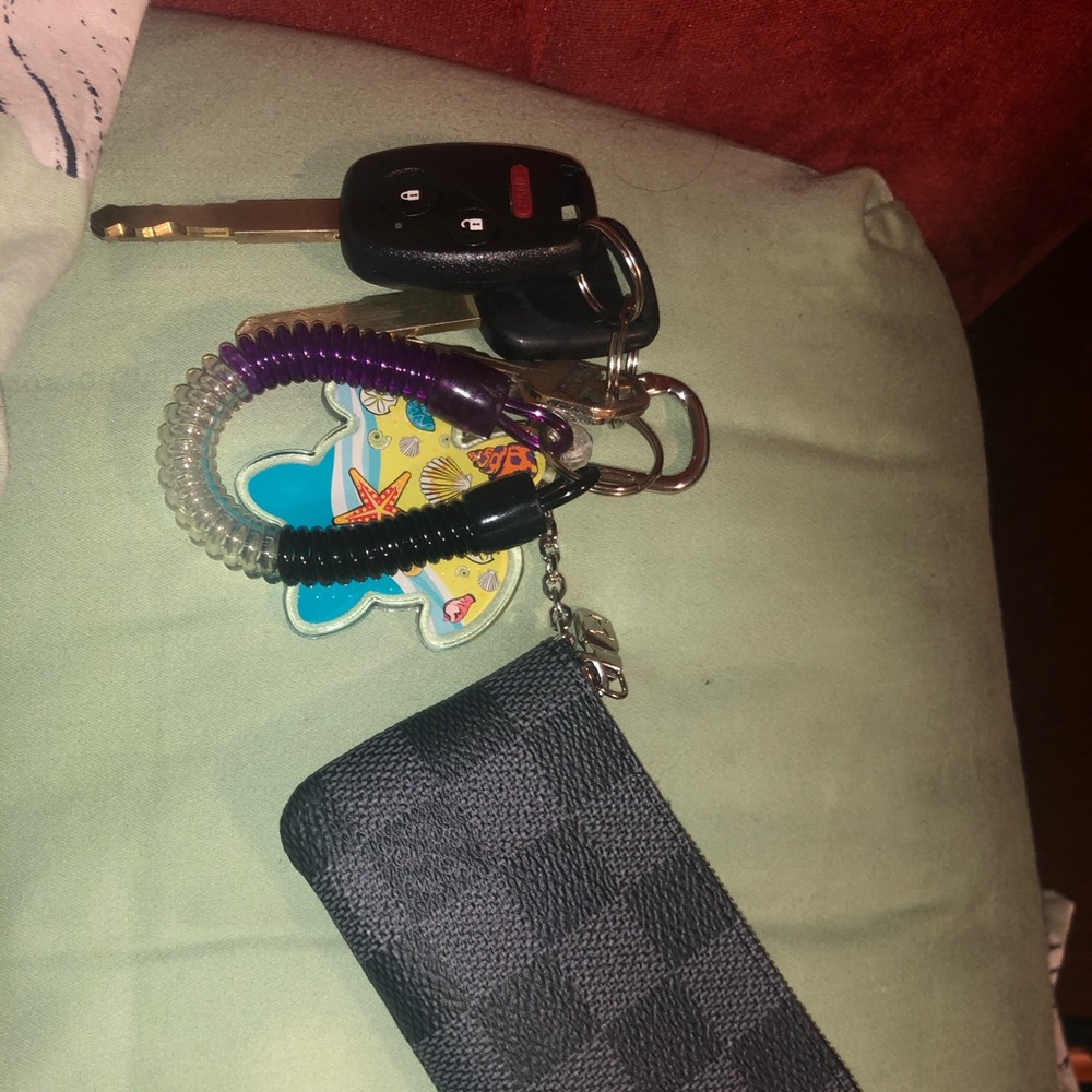 Come with original box & certificate.